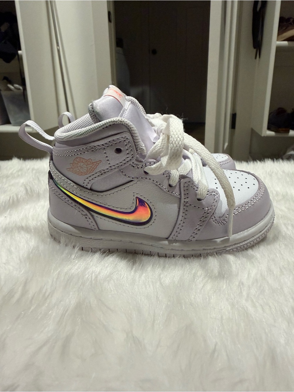 Toddler girl nike air Jordan size 7 High-Top Sneakers Iridescent Swoosh purple